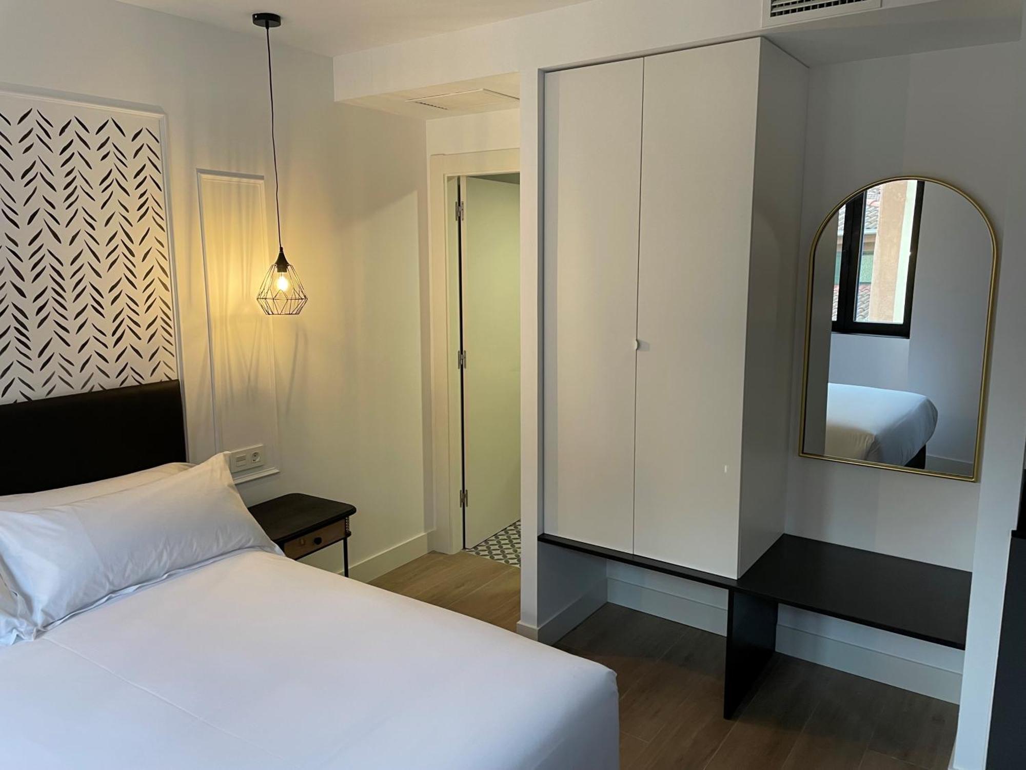 Santa Catalina Suites 기욘 객실 사진